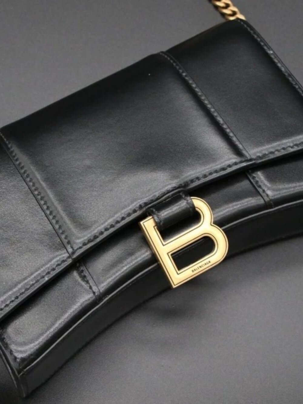 Balenciaga Hourglass Box Wallet on Chain - Black/Gold - Picture 4 of 14
